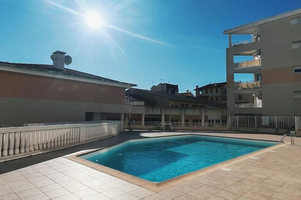 Charmant 2P, Piscine, Clim, A 5 Min De La Plage 瓦洛里 外观 照片